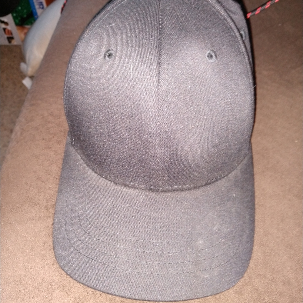 Black flexfit hat